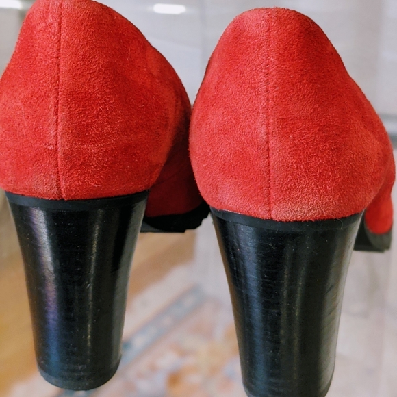 Tahari Red Pumps - Picture 5 of 5